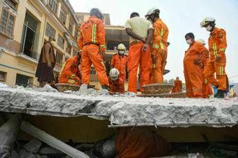 Terremoto Myanmar, almeno 1.700 morti: donna incinta estratta viva da macerie a Mandalay