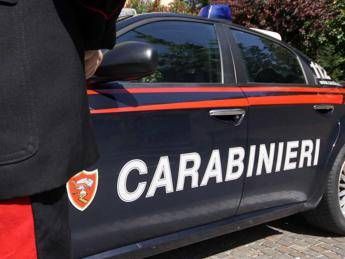 Caserta, ucciso nella sua auto mentre fa benzina Caserta, ucciso nella sua auto mentre fa benzina