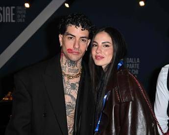 Tony Effe compie 34 anni, Giulia De Lellis: &quot;Auguri amore della mia vita&quot;