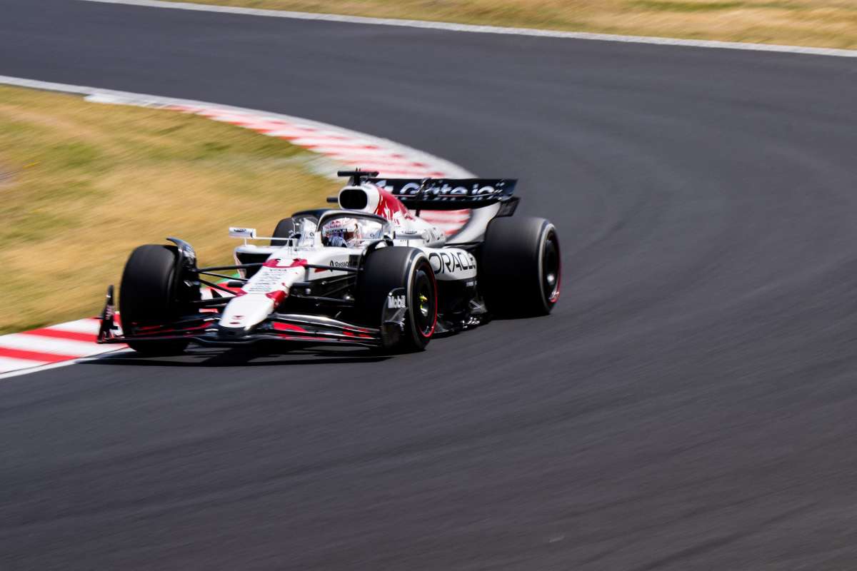 Pole stratosferica di Verstappen a Suzuka, beffate le McLaren Pole stratosferica di Verstappen a Suzuka, beffate le McLaren