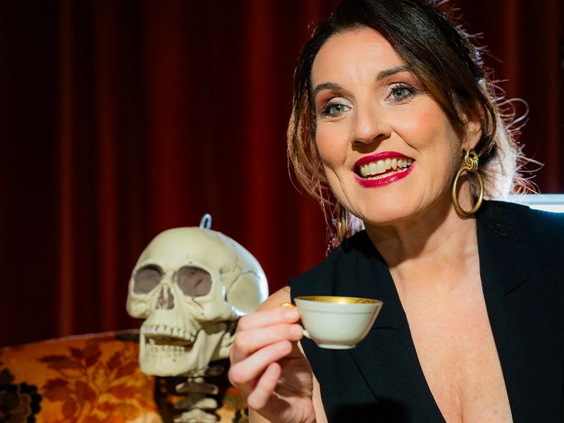 “Death Cafè”, al Teatro della Tosse lo spettacolo dal podcast di Marina Minetti “Death Cafè”, al Teatro della Tosse lo spettacolo dal podcast di Marina Minetti