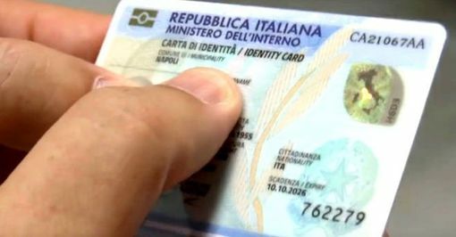 Carta d’identità senza microchip, denunciato un 19enne Carta d’identità senza microchip, denunciato un 19enne