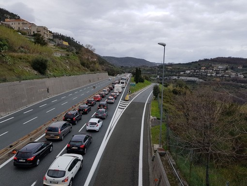 Autostrade: traffico rallentato per lavori sulla A12 Genova-Livorno tra Sestri Levante e Lavagna in direzione Genova Autostrade: traffico rallentato per lavori sulla A12 Genova-Livorno tra Sestri Levante e Lavagna in direzione Genova