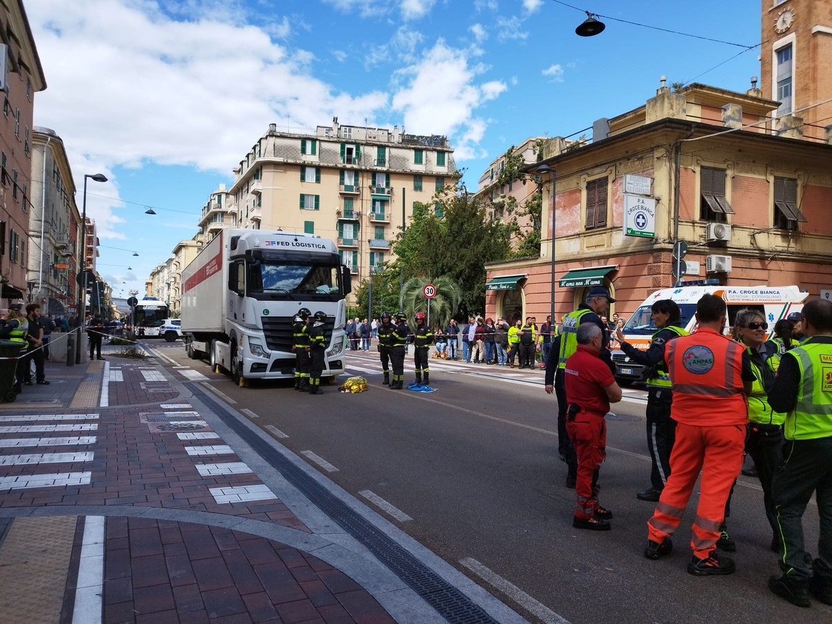 Via Cornigliano, Google Maps non segnala il divieto ai camionisti, Gambino: "Avviate interlocuzioni con l'azienda" Via Cornigliano, Google Maps non segnala il divieto ai camionisti, Gambino: "Avviate interlocuzioni con l'azienda"