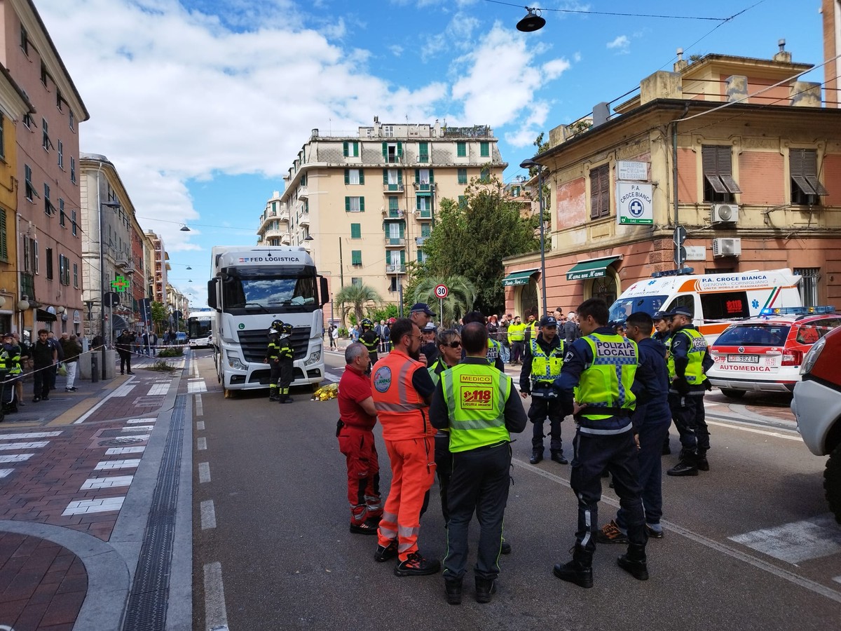 Incidente mortale a Cornigliano, Comitati genovesi: &quot;Tragedia in parte annunciata&quot;