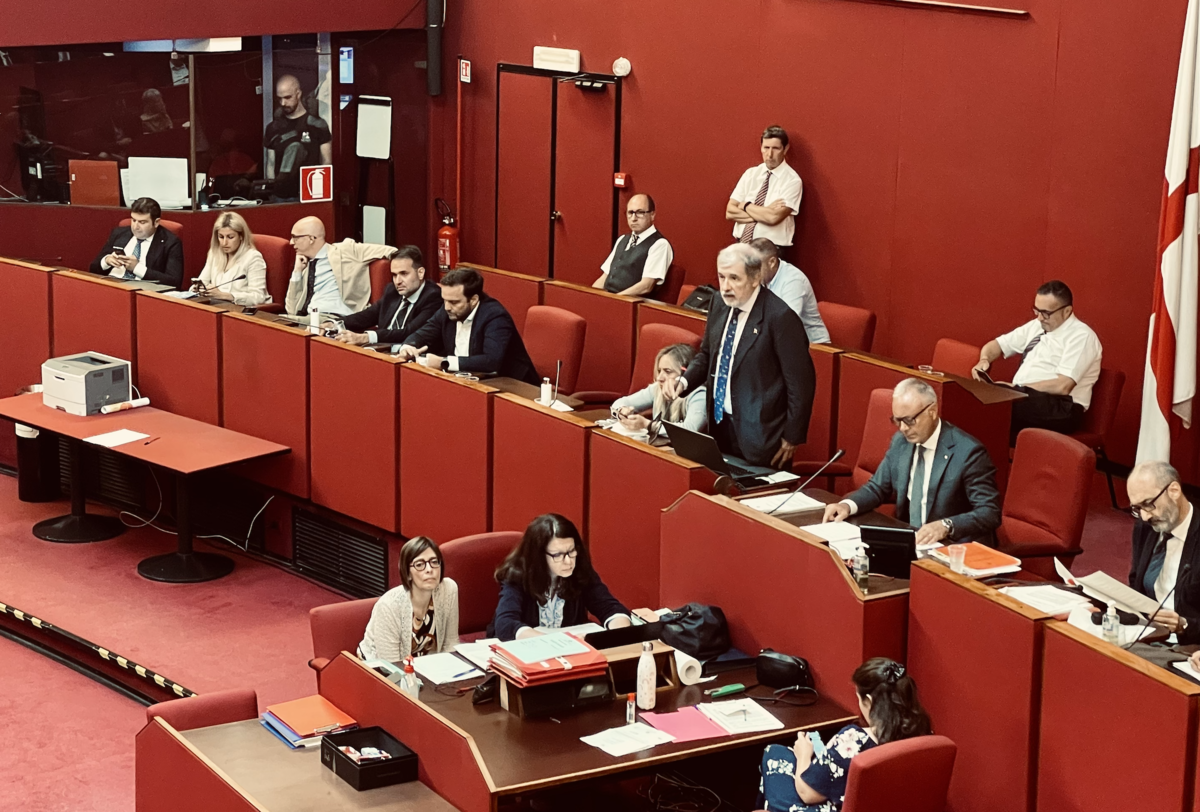 larghe intese tra maggioranza e opposizioni. Ok a dieci punti comuni per scavalcare l’ostruzionismo – Lavocedigenova.it larghe intese tra maggioranza e opposizioni. Ok a dieci punti comuni per scavalcare l’ostruzionismo – Lavocedigenova.it