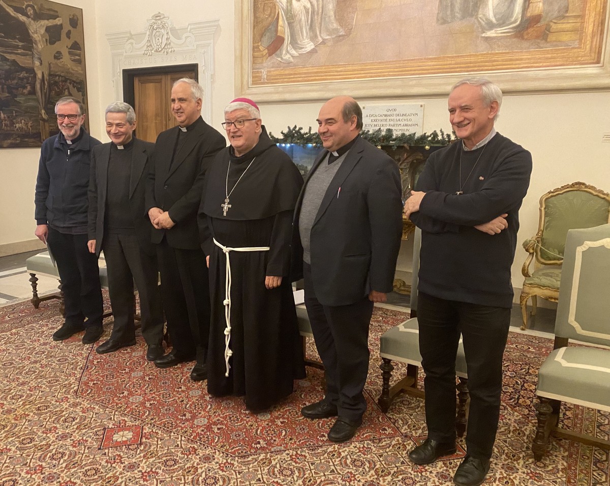 I monsignori Grondona, Calabrese, Doldi, Parodi e Pigollo insieme all'arcivescovo di Genova, Tasca I monsignori Grondona, Calabrese, Doldi, Parodi e Pigollo insieme all'arcivescovo di Genova, Tasca