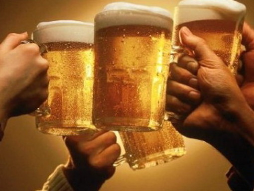 LessGlass: arriva il bicchiere riciclabile per una movida sostenibile