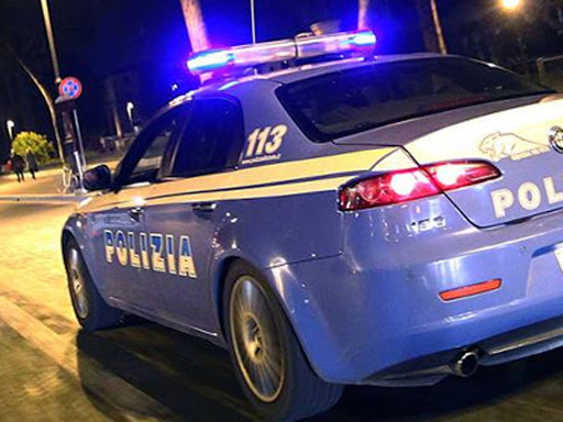 Forza una porta della sala slot con un cavatappi e ruba cinquemila euro, arrestato 34enne Forza una porta della sala slot con un cavatappi e ruba cinquemila euro, arrestato 34enne