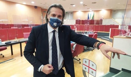 Caschi e scudi alla polizia locale per salvaguardare agenti e cittadini, Mai (Lega): "Le forze dell'ordine vanno difese" Caschi e scudi alla polizia locale per salvaguardare agenti e cittadini, Mai (Lega): "Le forze dell'ordine vanno difese"