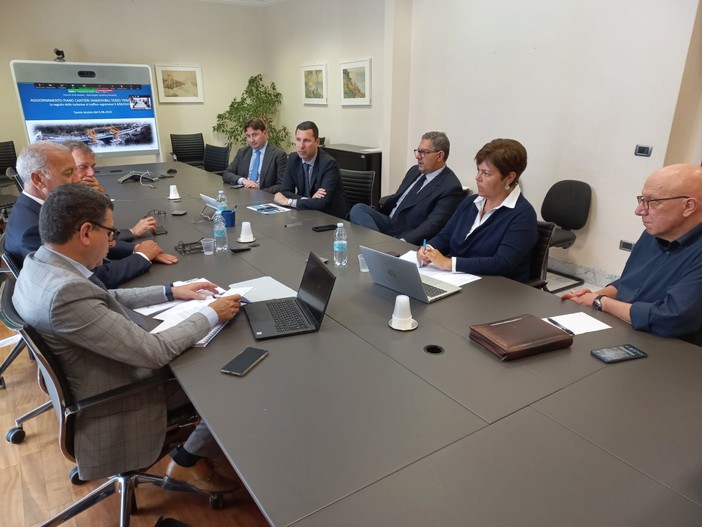 Code interminabili sulla A10, oggi l'incontro con Toti: "Nel week end via i cantieri in direzione Genova"