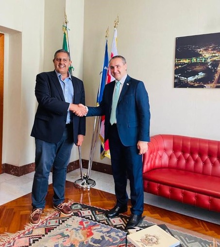 Regione Liguria, il presidente Toti incontra l'ambasciatore della Georgia Konstantine Surgulazde