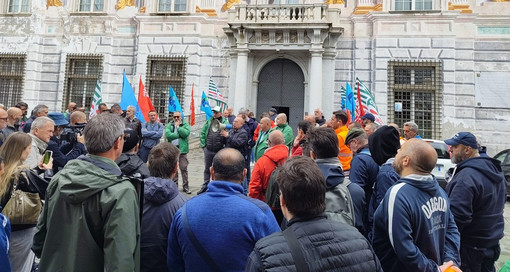 Porto, più sicurezza per i lavoratori: dopo l’assemblea nasce il tavolo permanente con Paroli