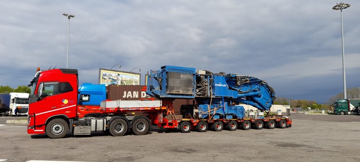 Demolizione della Diga di Begato: arrivata la gru da 60 metri