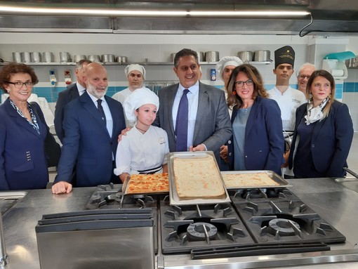 Il presidente Toti in visita all'Accademia del Turismo di Lavagna