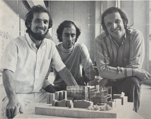 Da sinistra: Renzo Piano, Gianfranco Franchini, Richard Rogers - PARIGI 1971