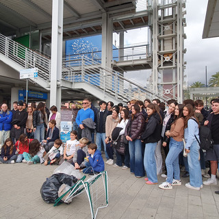 “Il mare comincia qui”: al Porto Antico di Genova nasce un modello contro l’inquinamento da mozziconi “Il mare comincia qui”: al Porto Antico di Genova nasce un modello contro l’inquinamento da mozziconi
