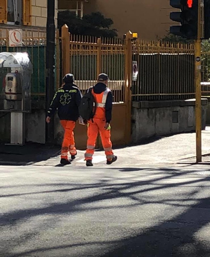 Croce bianca genovese: "Attenzione alle raccolte fondi fasulle, verificare l'identità dei volontari" Croce bianca genovese: "Attenzione alle raccolte fondi fasulle, verificare l'identità dei volontari"