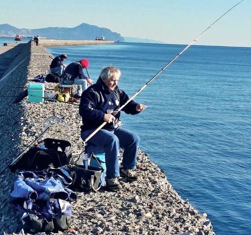 Pesca sportiva e sub tra Cogoleto e Camogli: la Capitaneria riapre il litorale all'alba e al tramonto