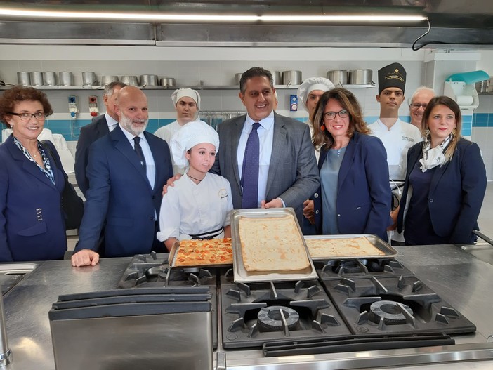 Il presidente Toti in visita all'Accademia del Turismo di Lavagna