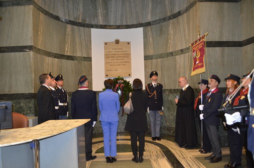 Genova celebra il 172° anniversario della fondazione della Polizia di Stato Genova celebra il 172° anniversario della fondazione della Polizia di Stato