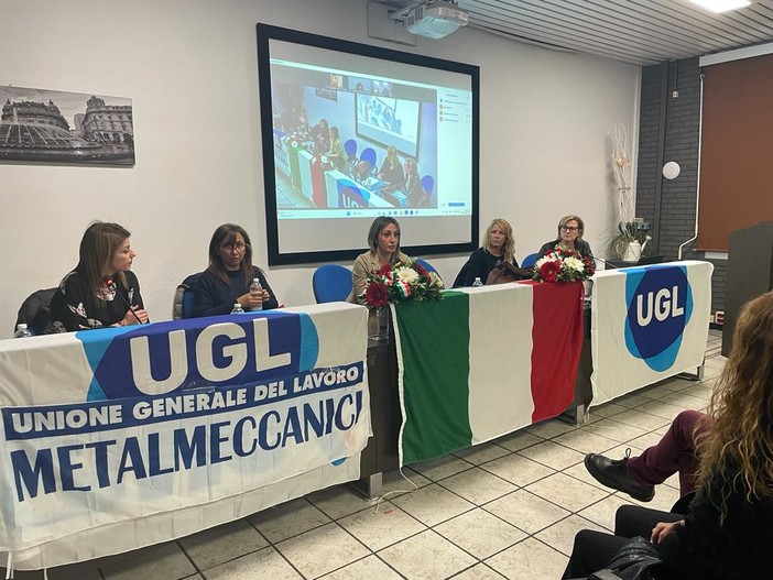 Molestie sul lavoro, l’incontro di sensibilizzazione: “Noi donne abituate a far finta di niente, così non va” (Video) Molestie sul lavoro, l’incontro di sensibilizzazione: “Noi donne abituate a far finta di niente, così non va” (Video)