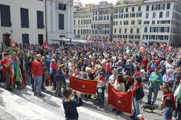 Anci Liguria condanna le contestazione del 25 aprile a Bucci e Toti