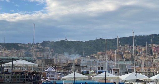 Lagaccio, incendio in un appartamento: le fiamme sarebbero partite da un letto