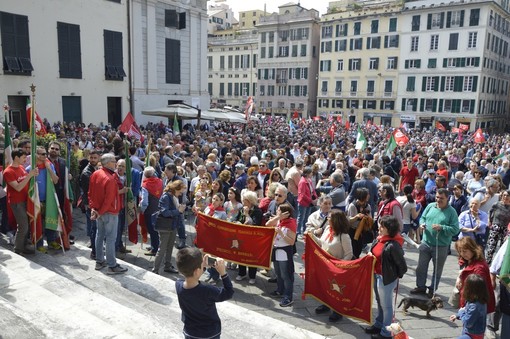 Anci Liguria condanna le contestazione del 25 aprile a Bucci e Toti