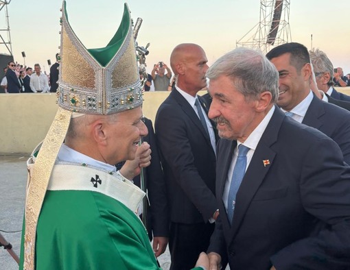 Rimini, il presidente Bucci ha incontrato Papa Leone XIV: "Lo aspettiamo nella nostra Liguria" Rimini, il presidente Bucci ha incontrato Papa Leone XIV: "Lo aspettiamo nella nostra Liguria"