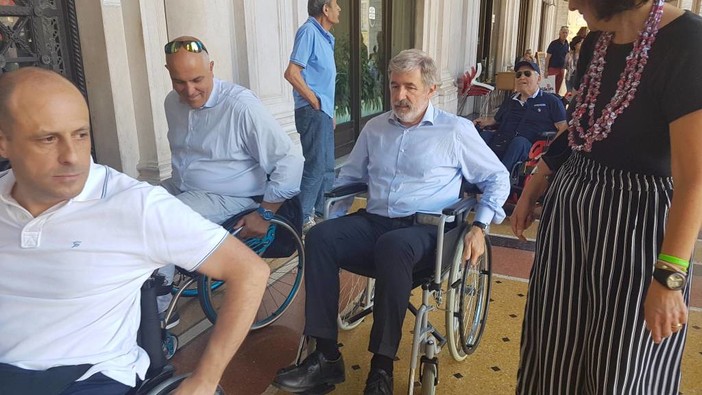 Genova città accessibile? Il trasporto pubblico è ancora troppo carente