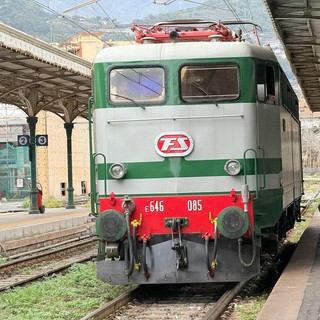 Chiusura anticipata per quattro sere, al via i test sui nuovi treni