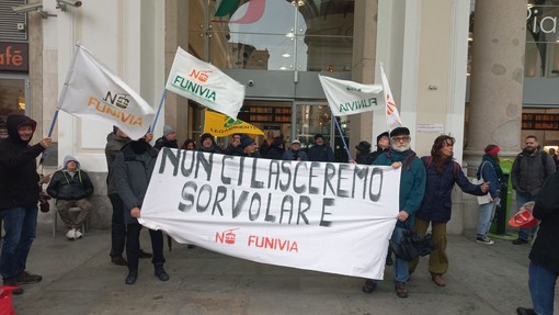 Funivia Stazione Marittima - Forte Begato, continua l’opposizione dei cittadini: sabato corteo per le vie del centro