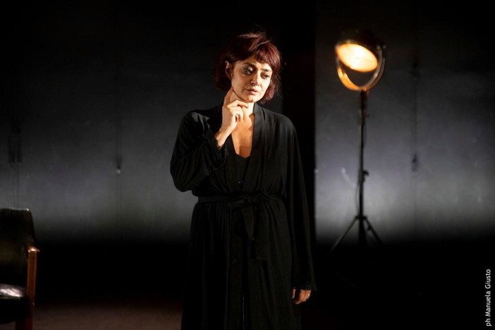 "Tutte le immagini scompariranno", Elena Arvigo legge il Nobel Annie Ernaux, lunedì in piazza San Matteo