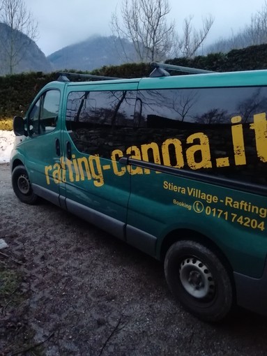 Sampierdarena, una storia a lieto fine: ritrovato il pulmino verde rubato in via Cantore