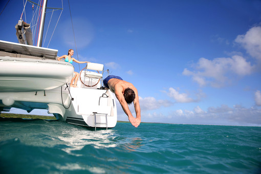 Noleggio catamarano: quando la vacanza in mare diventa esperienza
