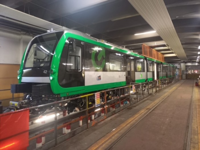 Metropolitana, ecco il primo treno di nuova generazione. Bucci: “Entrerà in funzione il prossimo autunno” Metropolitana, ecco il primo treno di nuova generazione. Bucci: “Entrerà in funzione il prossimo autunno”