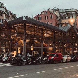Il Mercato del Carmine riapre: giovedì 24 aprile l’inaugurazione, tra sapori autentici e nuovi spazi