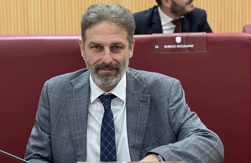 "Al centrodestra piace bruciare": frase choc di Giordano in Consiglio Regionale, ed è bagarre