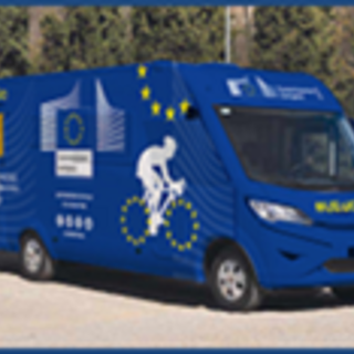 L'Ue corre insieme ai ciclisti del Giro d'Italia