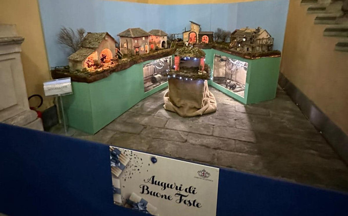 Babbo Natale a Tursi al posto del presepe, don Valentino: “Strano e ridicolo” Babbo Natale a Tursi al posto del presepe, don Valentino: “Strano e ridicolo”