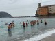 A Sestri Levante pioggia e freddo non fermano i 30 coraggiosi del cimento (Foto e Video)