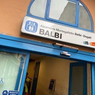 Ancora caos biglietti Amt, per i turisti ascensori e funicolari costano 2 euro a corsa anziché 1