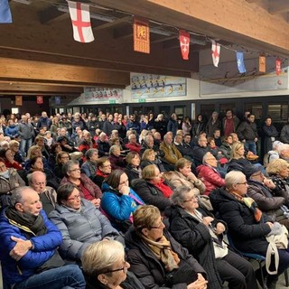 Raccolta di firme e manifestazione contro i depositi costieri a Ponente