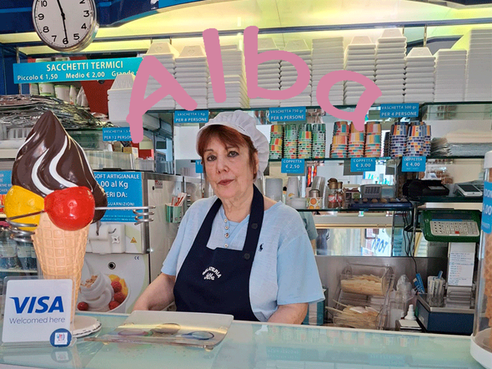 La Gelateria Alba di Pegli festeggia oggi trent'anni. Nella foto la fondatrice, per tutti Alba La Gelateria Alba di Pegli festeggia oggi trent'anni. Nella foto la fondatrice, per tutti Alba