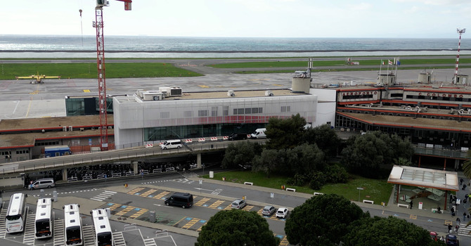 Aeroporto di Genova, verso un bando internazionale per il nuovo socio di maggioranza: sarà un partner privato Aeroporto di Genova, verso un bando internazionale per il nuovo socio di maggioranza: sarà un partner privato