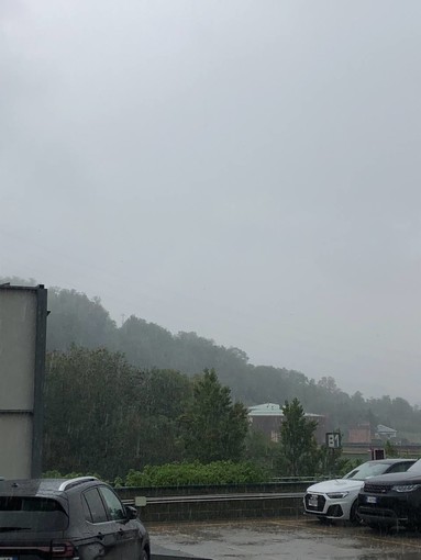 Allerta meteo gialla, forti temporali in corso a Genova e in Liguria