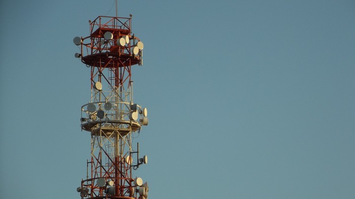 Antenne 5G, c’è l’ok della commissione al nuovo regolamento. Ora tocca al Consiglio Comunale