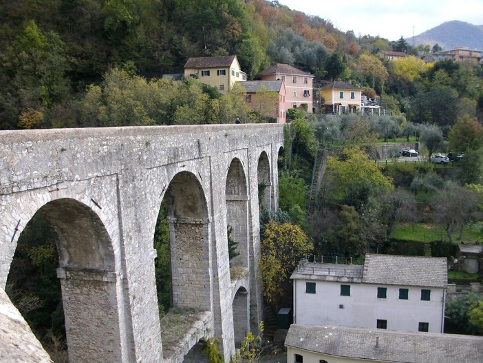 PedestriBus fa il bis: 4 nuovi itinerari per scoprire l'acquedotto storico