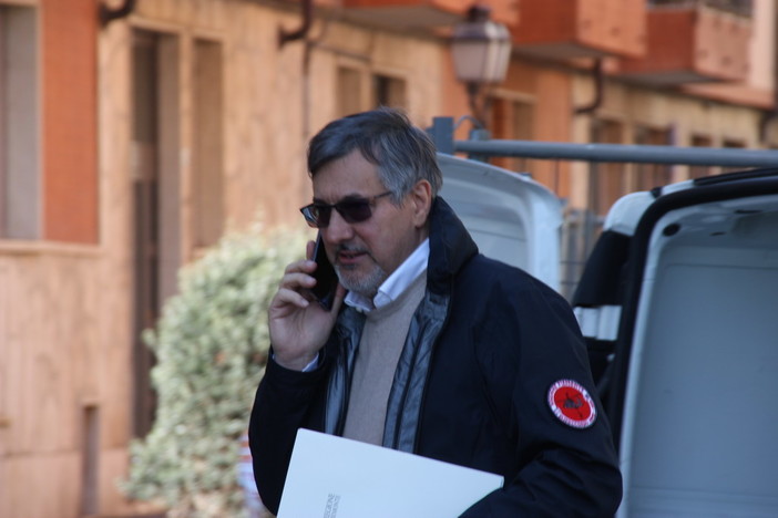 Coronavirus, l'assessore alla sanità della Regione Piemonte Luigi Icardi: "Sono venuto ad Alassio a prendere e portare a casa i miei corregionali" Coronavirus, l'assessore alla sanità della Regione Piemonte Luigi Icardi: "Sono venuto ad Alassio a prendere e portare a casa i miei corregionali"